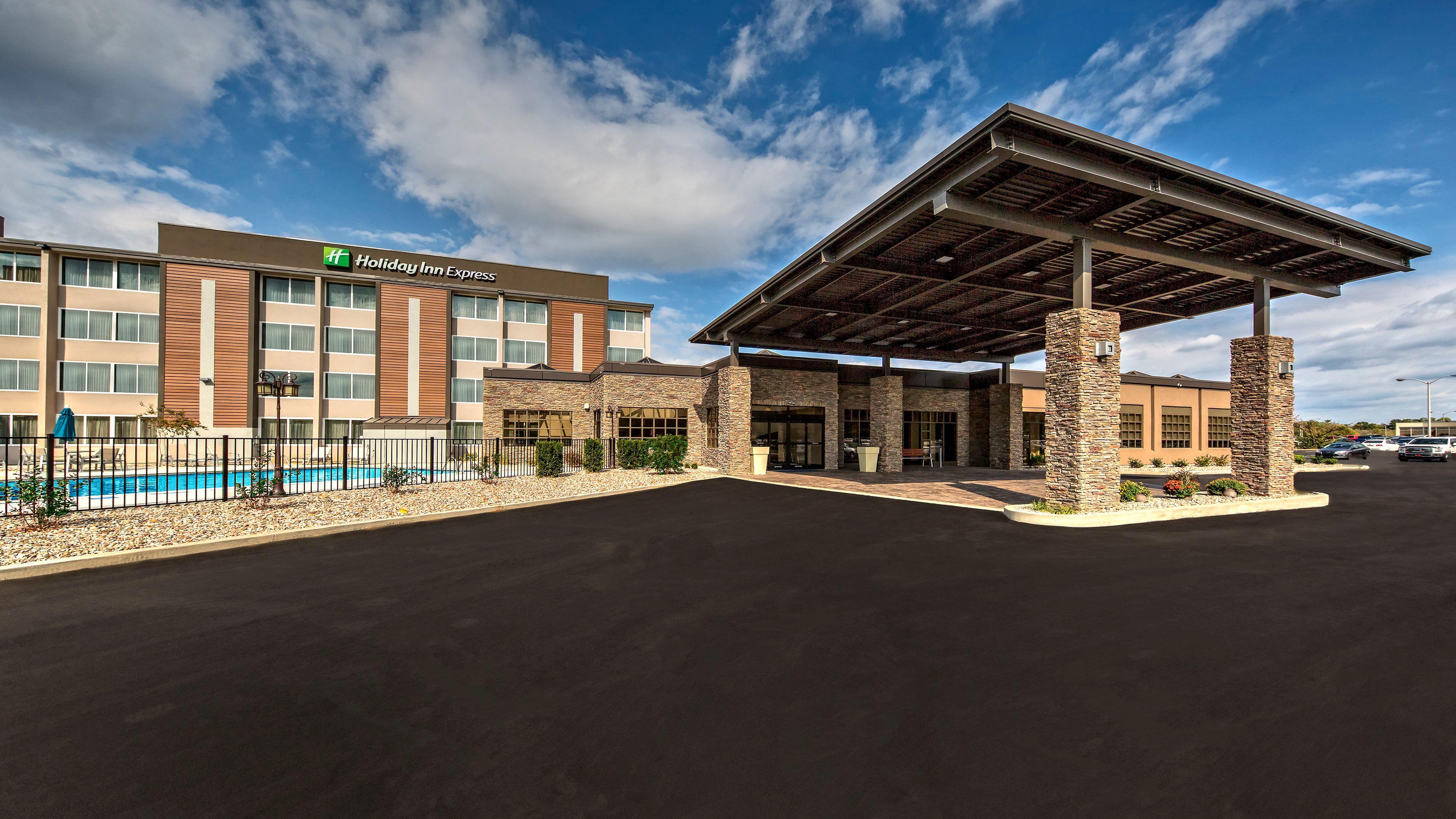 Holiday Inn Express Louisville Airport Expo Center By Ihg Dış mekan fotoğraf