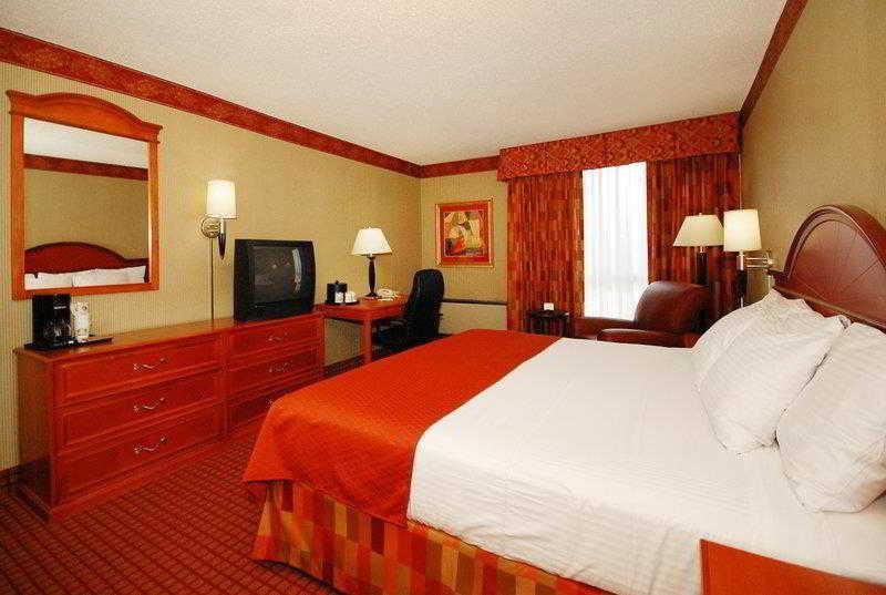 Holiday Inn Express Louisville Airport Expo Center By Ihg Dış mekan fotoğraf